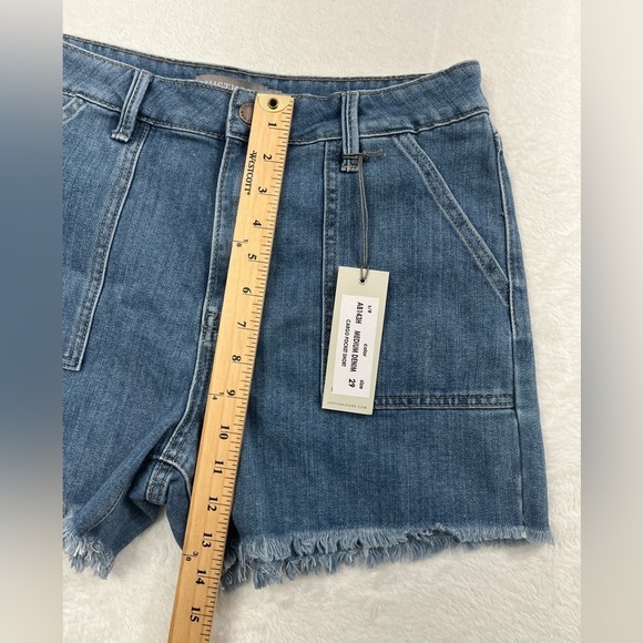NWT Just USA‎ Denim Frayed Cuffs Jean Shorts Womens 29,8 - Picture 4 of 11